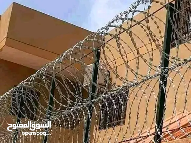 أسلاك شائكه