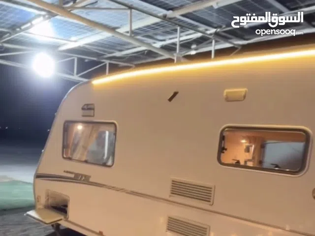 كرفان اوروبي جلسة طعام مع جلسة كبيرة تتحول سرير