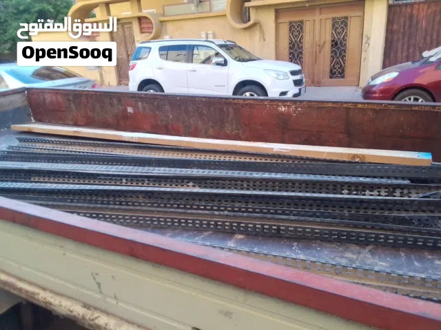 ظولون 4متر شبه جديد كميه 30ظرف زي مافي صوره