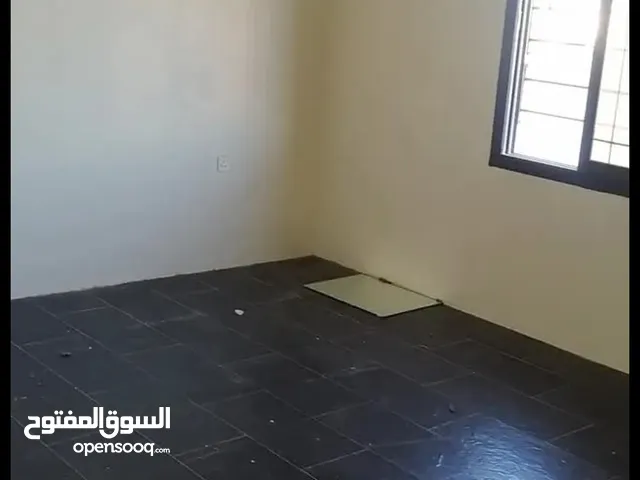 شقة على السطح مع الكهرباء بالحجيات