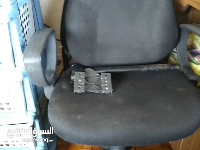 كرسي كمبيوتر بعجل مستعمل