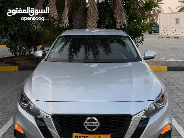 نيسان التيما 2020 للبيع حادث بسيط و نظيف مسرفس وجاهز