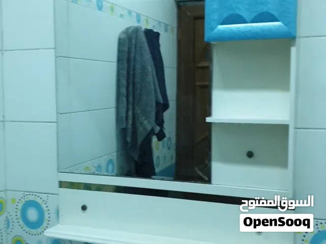 مغسله حمام نضيفه مابيها شيء
