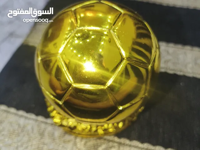 الكره الذهبيه