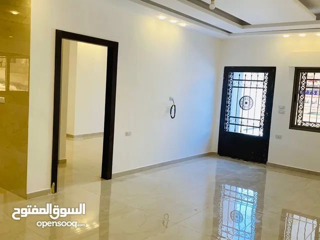 158 m2 3 Bedrooms Apartments for Sale in Zarqa Al Zarqa Al Jadeedeh
