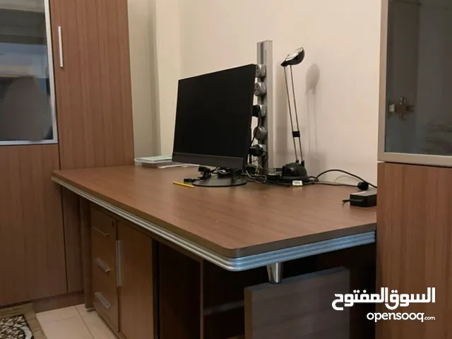 مكتب للبيع
