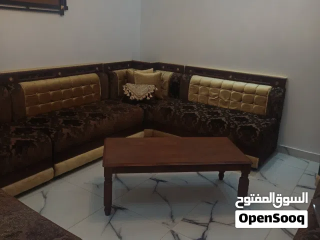 صالون جلسة حرف يو 4×4 استعمال يقارب 3 شهور فقط(استعمال نظيف%100)