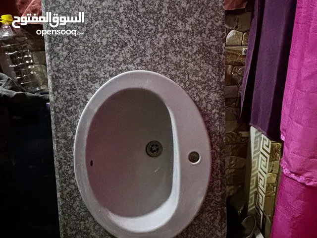 مجلى حمام  مع مغسلة بحالة جيدة للبيع الي معني يتواصل معي عالرقم