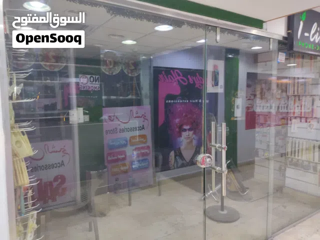 فرصة للايجار في شارع عباس العقاد الرئيسي