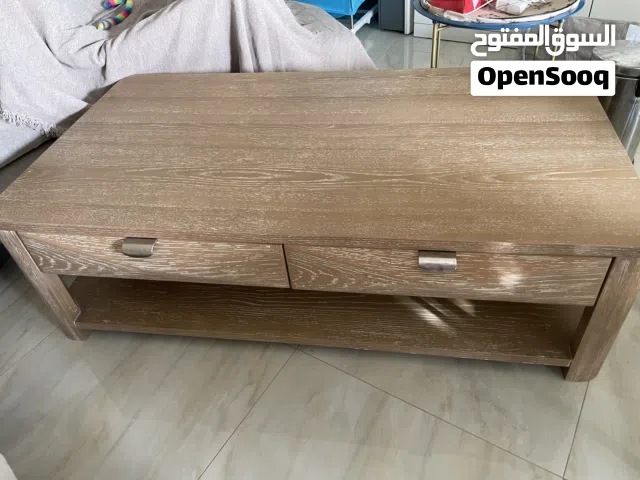 طاولة وسط للصالة شبه جديده