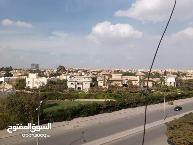 شقة للإيجار قانون جديد مدينة 6 أكتوبر الحى المتميز ( كمبوند رامو وادى الربيع ) قريبا من جامعة مصر