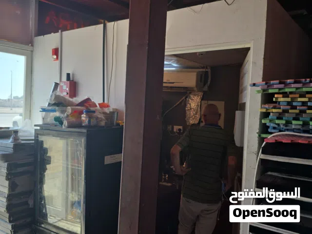 مخزن للبيع بمصفح