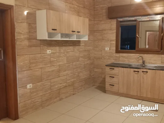 140 m2 2 Bedrooms Apartments for Rent in Tripoli Alfornaj