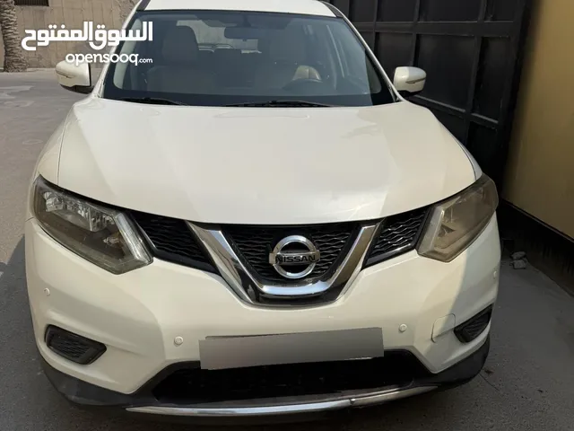 2015 Nissan xtrail for sale. Single owner Passing and insurance till July 2026