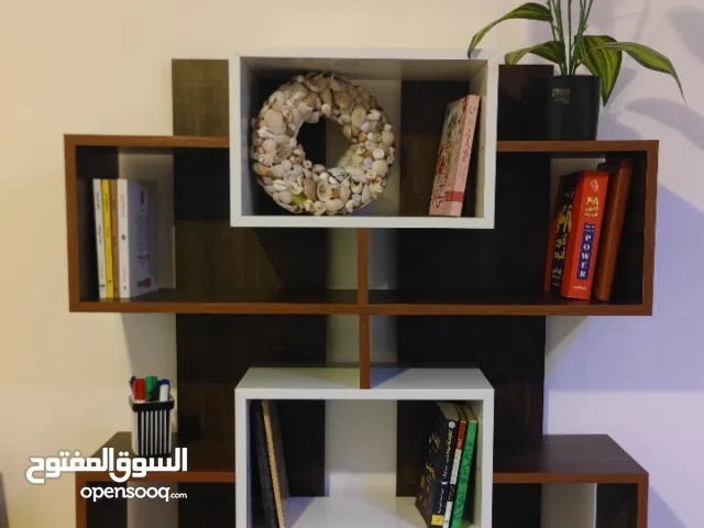 مكتبة ديكورية عصرية – شغل تفصيل من شركتنا للنجارة Modern Decorative Bookshelf