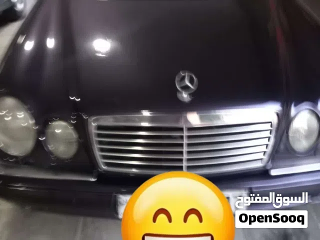 1999 مرسيدس بنز الفئة-E E 200