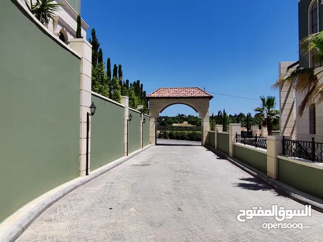 635 m2 More than 6 bedrooms Villa for Sale in Amman Dabouq