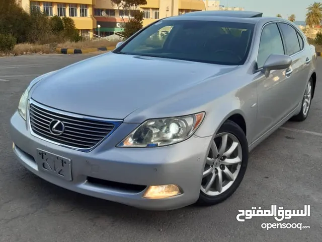 New Lexus LS in Al Khums