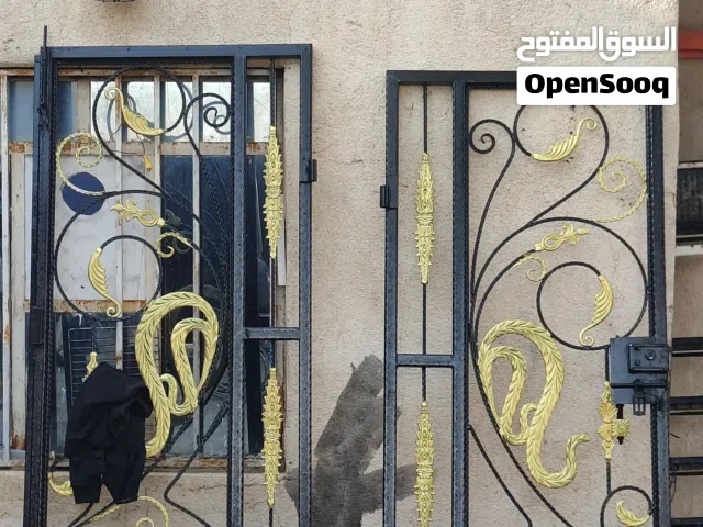 باب حديد خارجي قطعتين