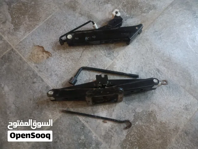 كريكتات واحد كامل يحمل اي سيارة عالية أو واطية تو تاني يحمل اي شي اقرأ الوصف الرقم موجود في الوصف