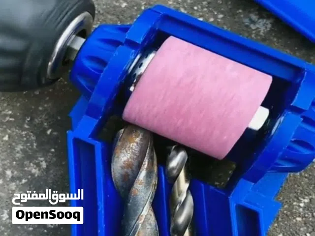 خلّي ريش الحفر ترجع جديدة بثواني!  مبراة ريش الحفر المحمولة هي أداةك الذكية لشحذ الريش المعدنية