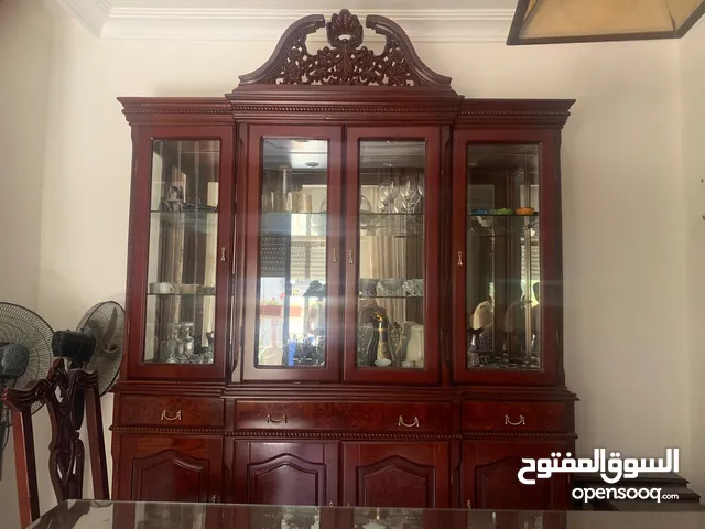 غرفة سفره 8 كراسي وبوفيه