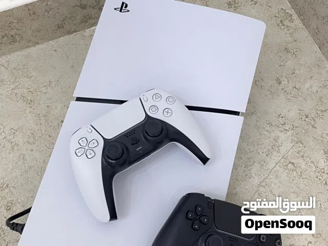 Playstation 5 Digtal + 2 Controller (Like New) & Warranty بلايستيشن 5 ديجتال مع جهازين و ضمان