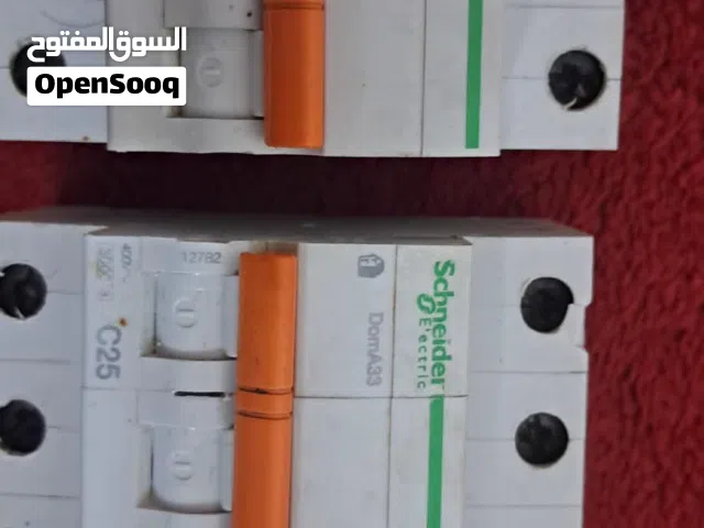 قواطع شنايدر الاصلي 25 أمبير مستعمل عدد 6 بسعر 20دينار فقط
