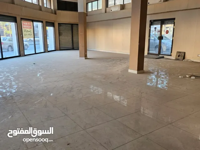 الايجار معرض في المنامه قريب من مستشفى الرساله الامريكية Showroom for rent in Manama, near Al-Resala