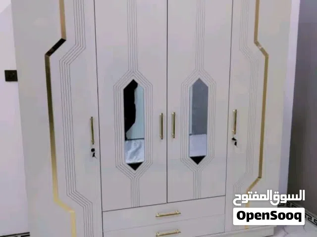 كنتور اربع ابواب نضيف وجديد للبيع