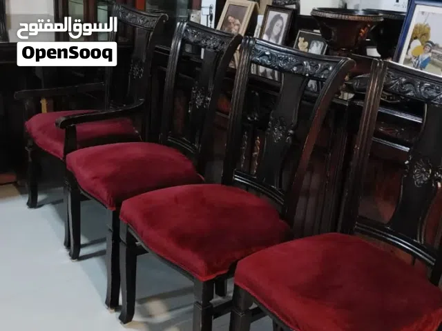 كراسي سفرة بتصميم كلاسيكي أنيق وجودة عالية للبيع