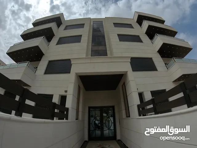 شقة سوبر ديلوكس طابق ثالث مع روف في مرج الحمام