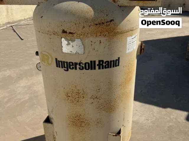 خزان كومبرسر حجم كبير عالي الجودة للبيع على وضعه