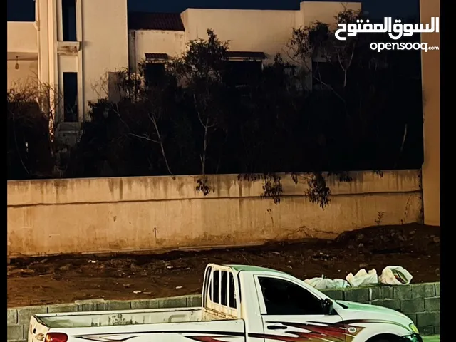 Used Mitsubishi L200 in Tripoli