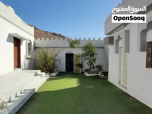 380 m2 More than 6 bedrooms Townhouse for Sale in Al Dhahirah Yunqul