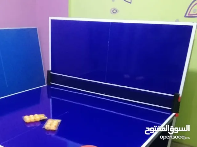 ترابيزات بنج بونج مصري بعجل جديد معها مشتملات هديه 2مضرب و 12كوره وشبكه