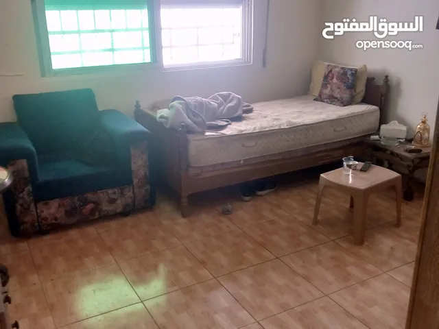 شقه للبيعفي ابو نصير مع منافعها