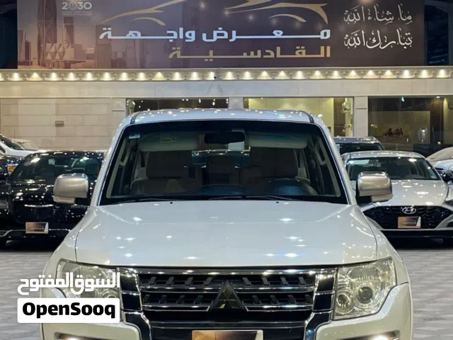 2017 Mitsubishi Pajero GLS