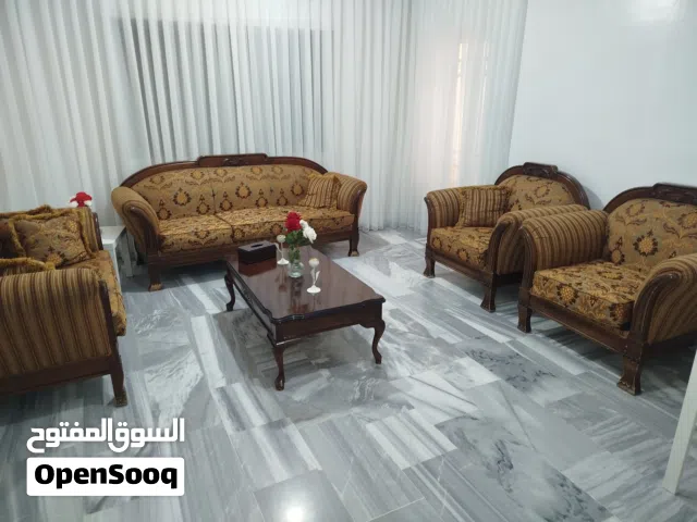 طقم كنب ممتاز + طاوله مع كراسي ايكيا