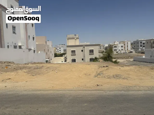 ارض سكنية للبيع في المعبيلة الجنوبية ثاني خط من شارع النور