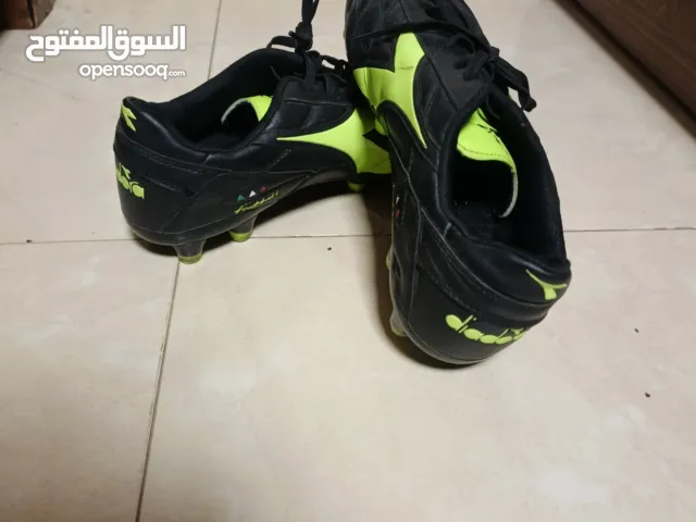 بوت رياضه مستعمل اسبوع مع رباطو