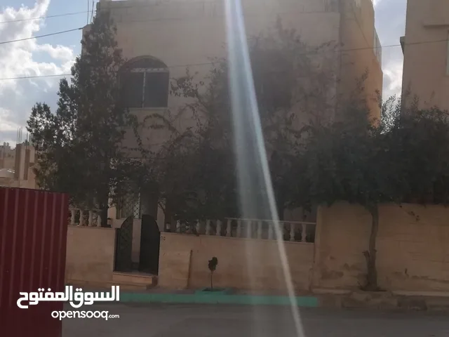 90 m2 More than 6 bedrooms Townhouse for Sale in Zarqa Other
