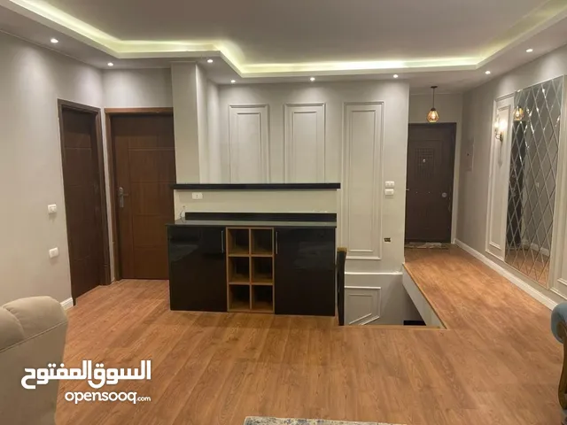 200 m2 5 Bedrooms Villa for Sale in Cairo Fifth Settlement