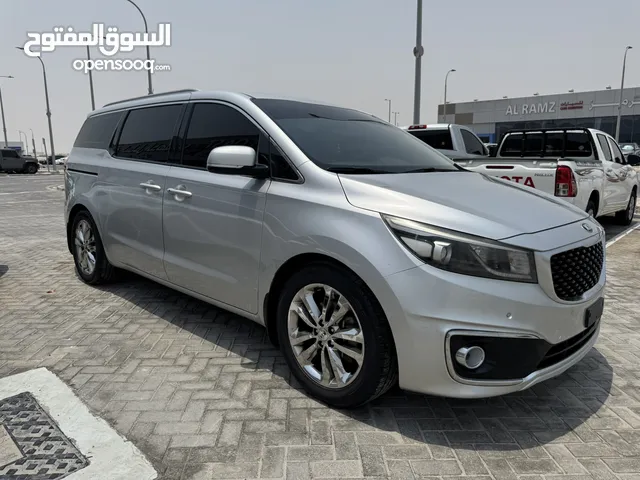 Used Kia Carnival in Abu Dhabi