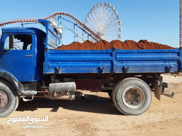 تراب أحمر  رمل  طوب كندرين  قلاب  تحميل طمم مع وجود عمال