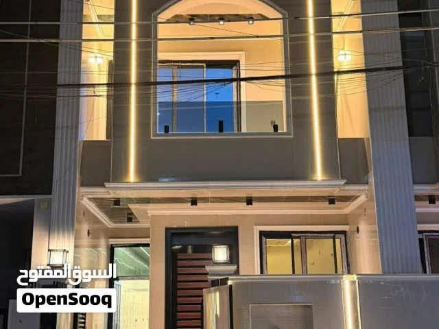 225 m2 3 Bedrooms Townhouse for Sale in Baghdad Jihad