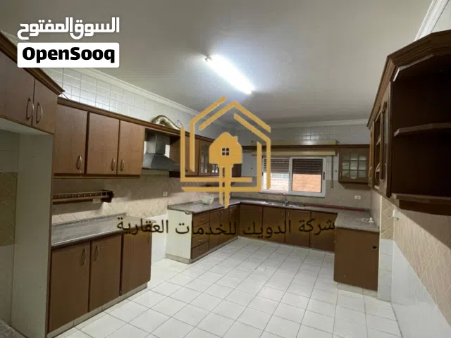 شقة طابقية - 3نوم - 235م - قرب الخدمات العامة / خلدا