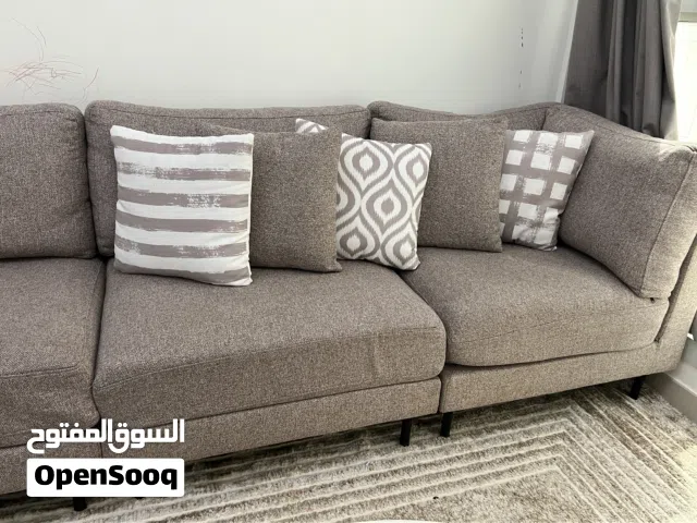 للبيع – طقم كنب وطاولات  For Sale – Living Room & Tabels