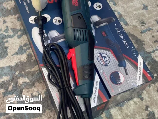 منتج مكينةً تلميع السيارة