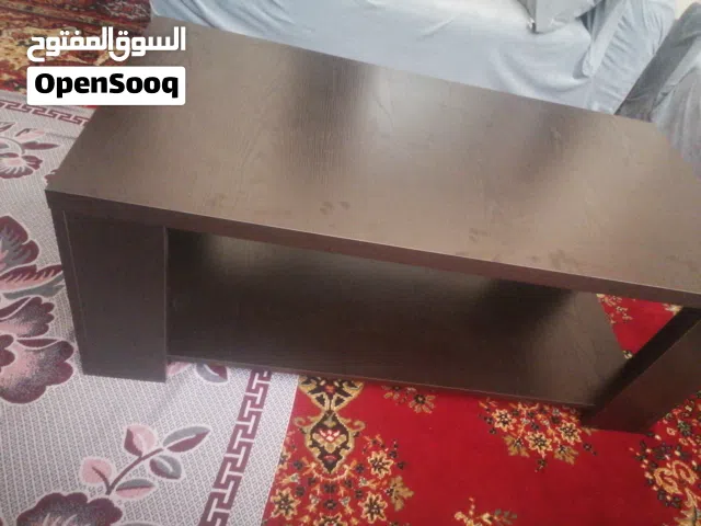 طاولة وسط لون بني محروق جديده لا يوجد بها إي خدش